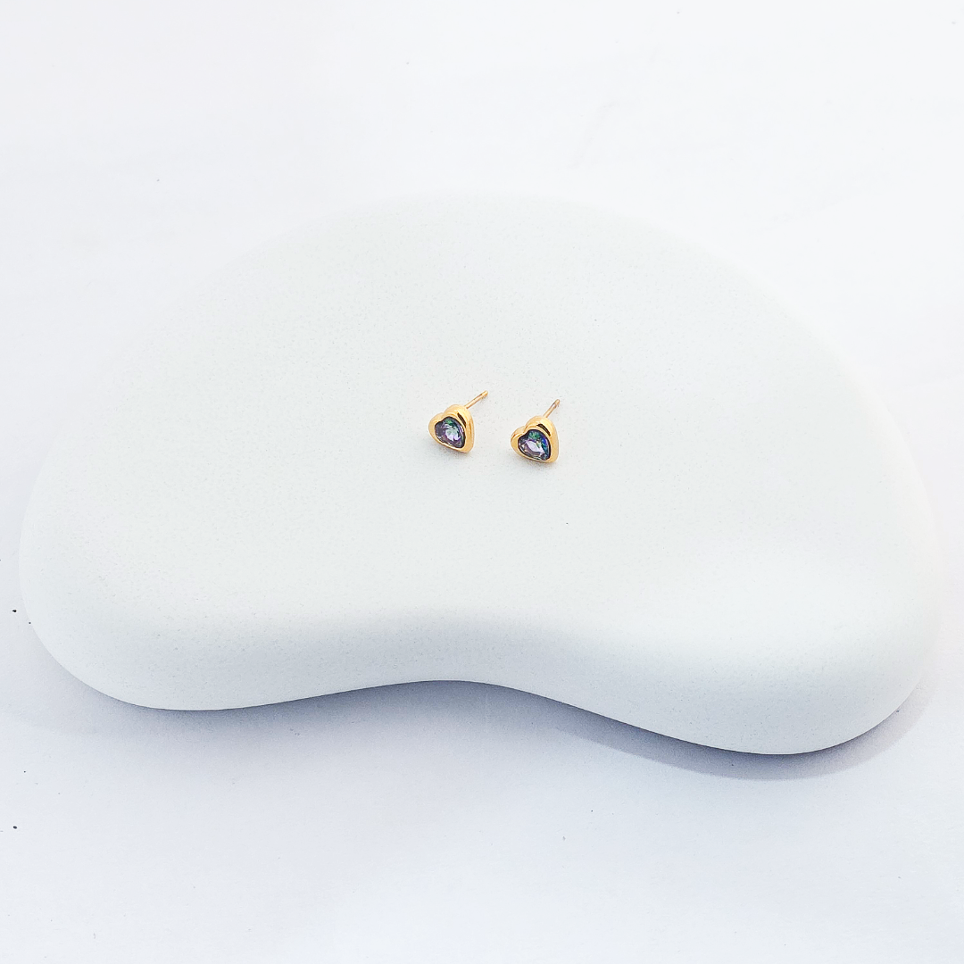 18K Gold Heart Shape Stud Earring