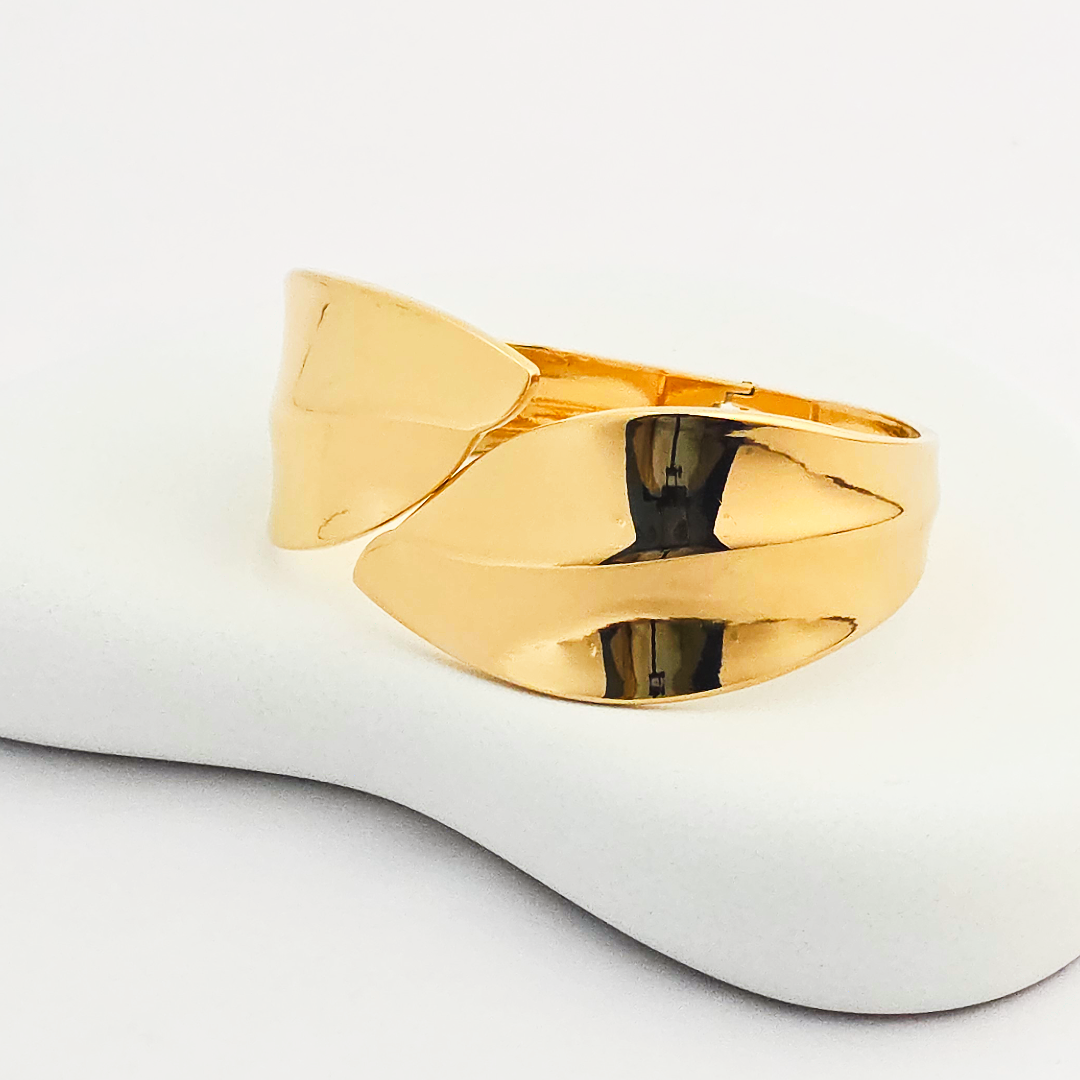 Leaf Anti-tarnish Broad Bracelet for Party Look