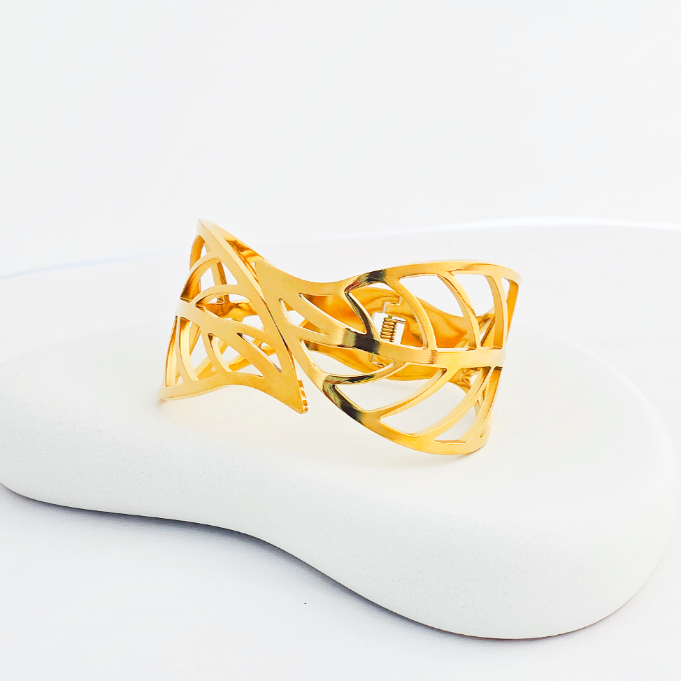 Leaf Anti-tarnish Cuff Bracelet